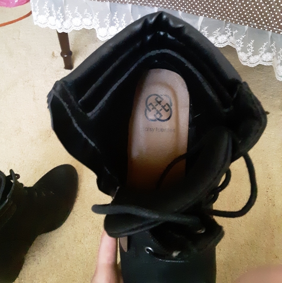 Daisy Fuentes black ankle boots - Picture 4 of 4